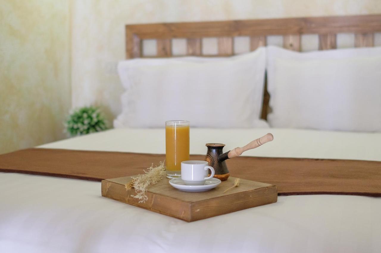 Caucasus Hotel Kasagh Εξωτερικό φωτογραφία A Greek breakfast