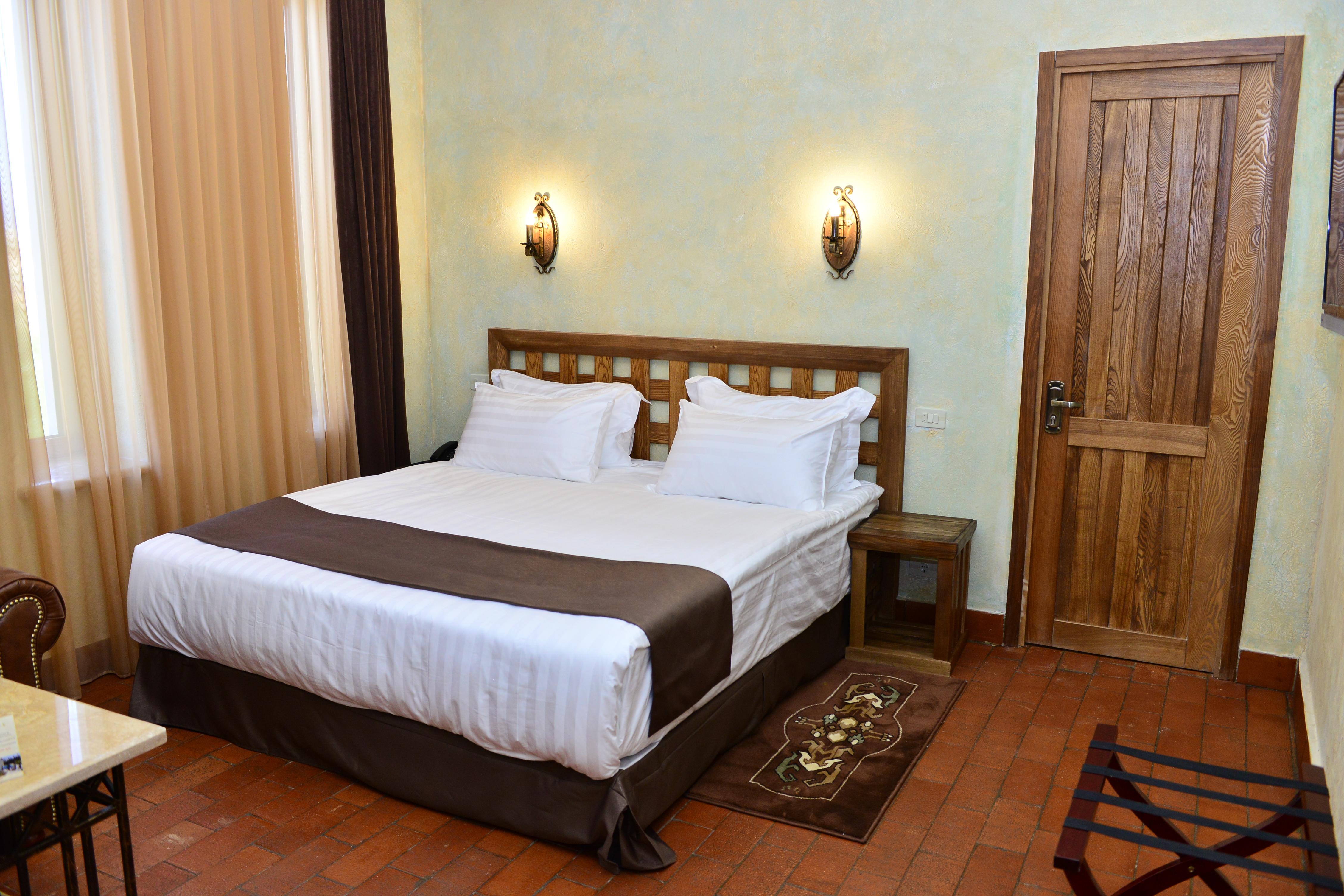 Caucasus Hotel Kasagh Εξωτερικό φωτογραφία A bedroom at the hotel