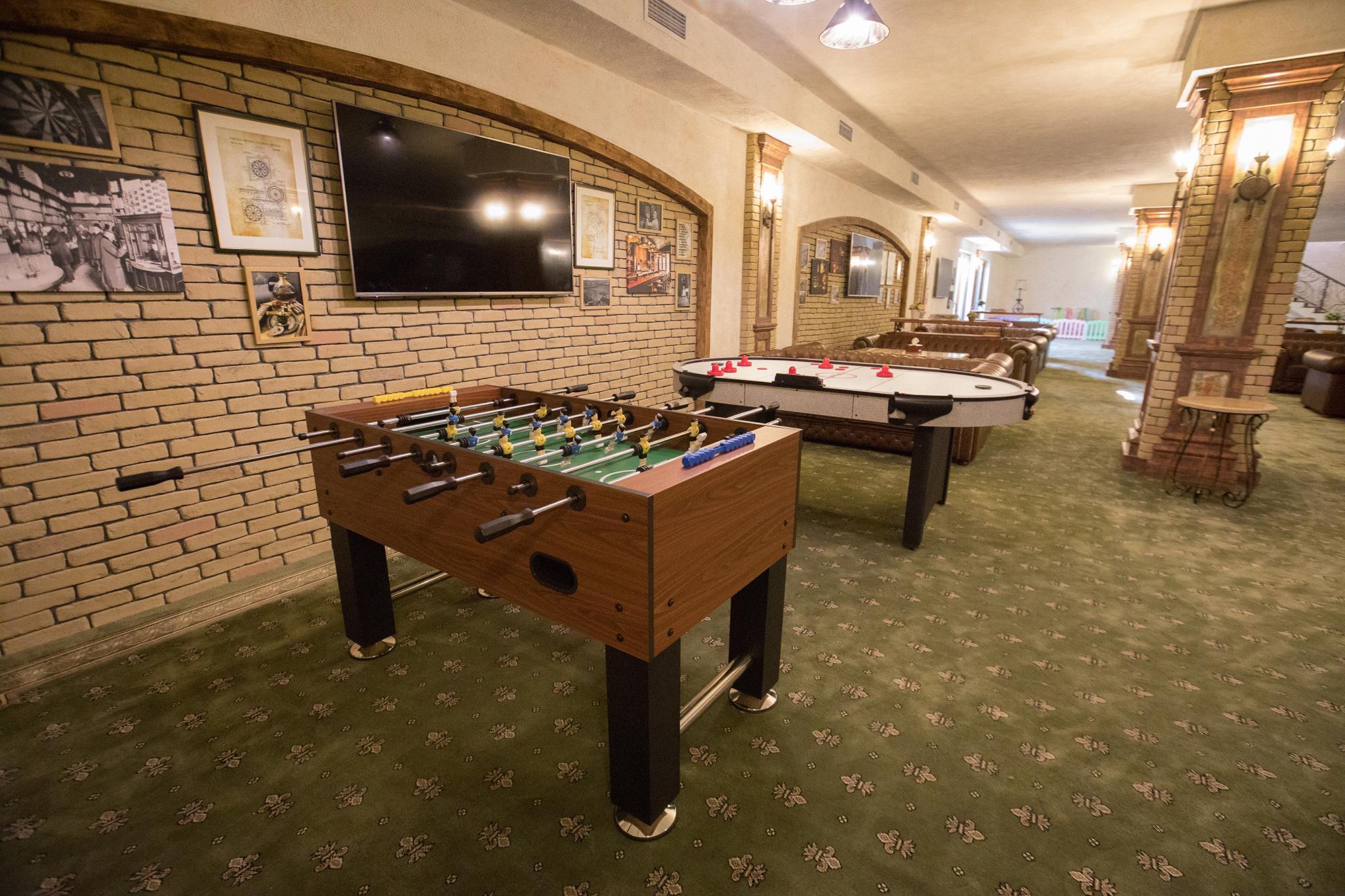 Caucasus Hotel Kasagh Εξωτερικό φωτογραφία The game table at the 2016 G7 summit